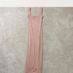 Chic Blush Sleeveless Maxi Dress